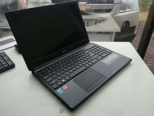 *Gaming Spec* ACER ASPIRE 572g*i7-4500U*8GB RAM*1000GB HDD*RADEON R7*HD DISPLAY*DVD WRITER*GREAT!!*